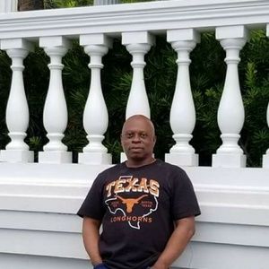 Meet your Posher, Louis